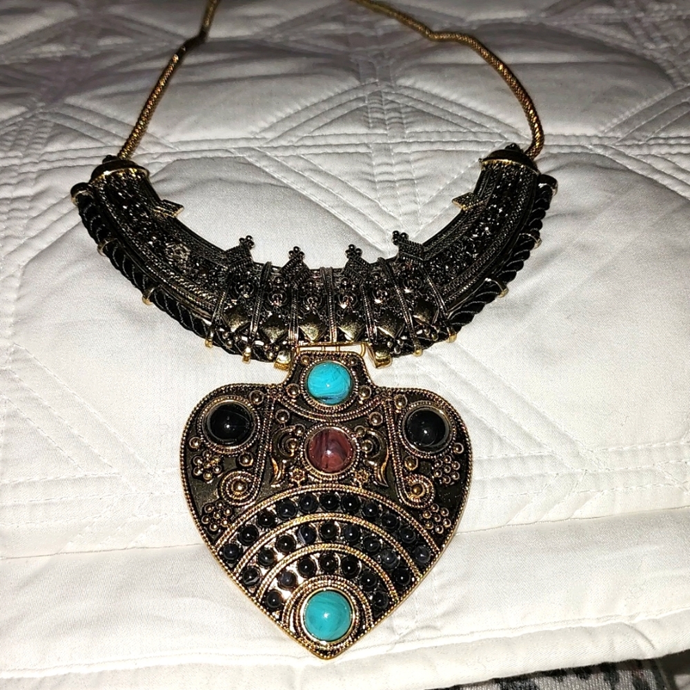 Womens boho style gold cleopatra necklace and bracelet